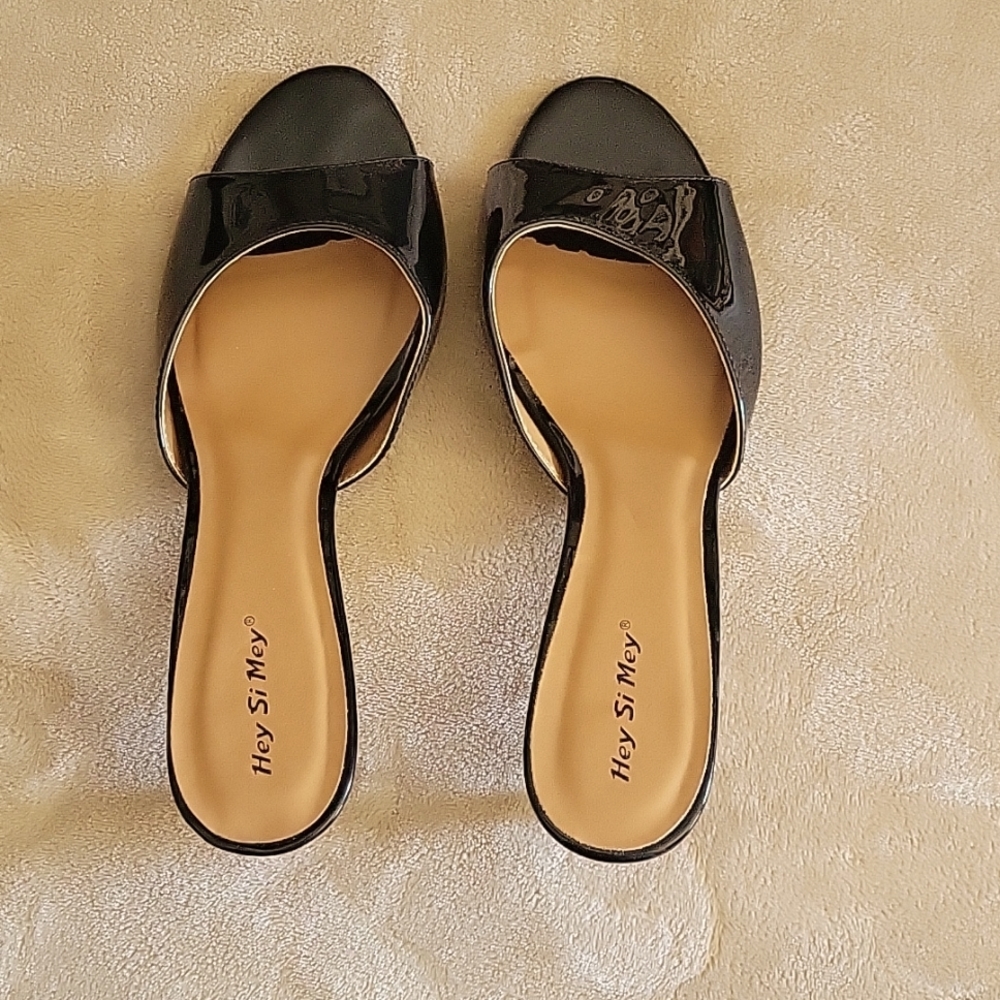 Black patient Kitten Heels